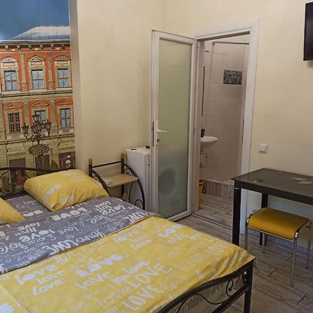 Smart Yellow Apartment-15 Хв Від Жд Вокзалу Львов Экстерьер фото